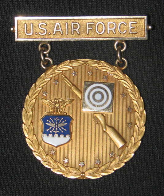 USAF Gold Rifle Award
This badge was awarded to the winner at some USAF Competitions